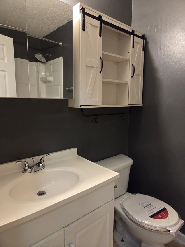 Building Photo - 182 Sequoia Cir