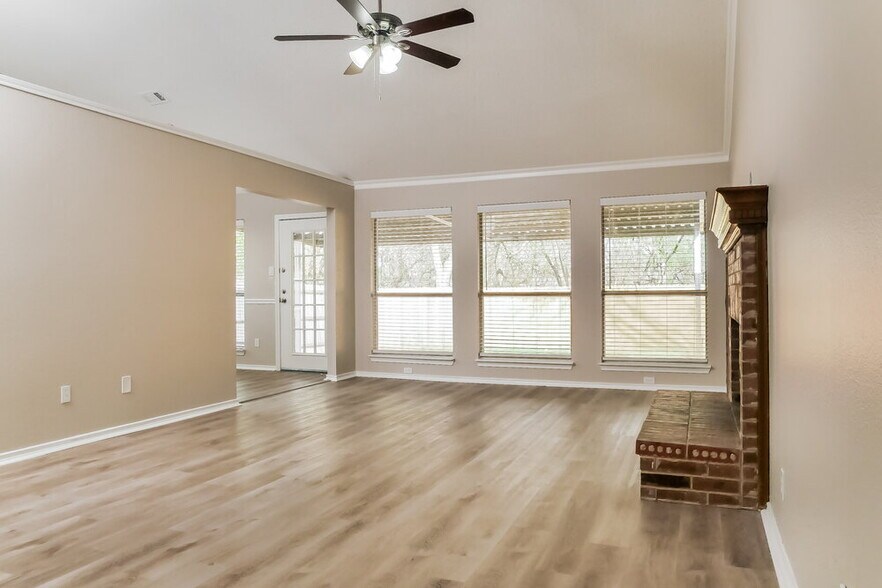 Building Photo - 117 Brockway Dr