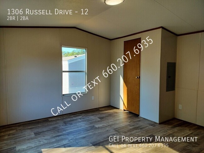 Building Photo - 1306 Russell Dr