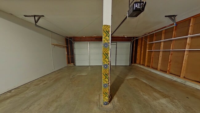 Building Photo - 14355 Rainy Lake Dr