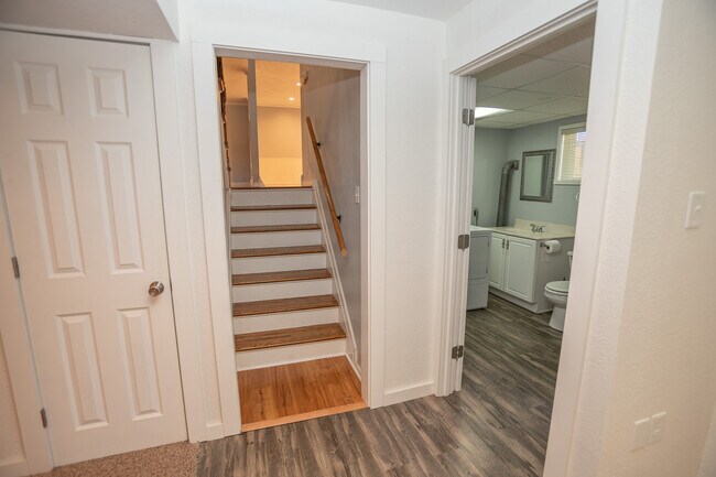 Building Photo - 710 Earl Lee Dr