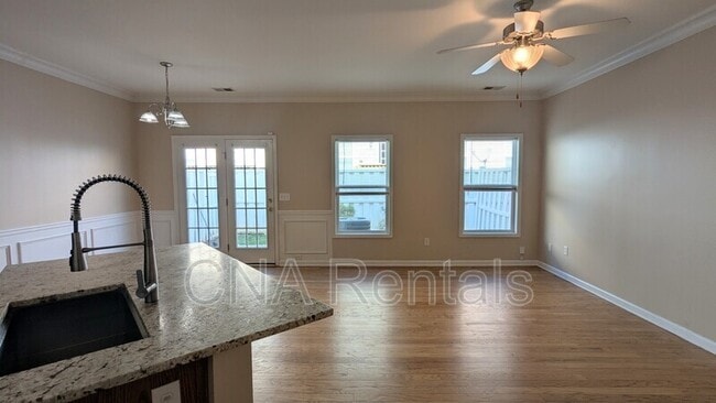 Building Photo - 1747 Oak Brook Ln NW