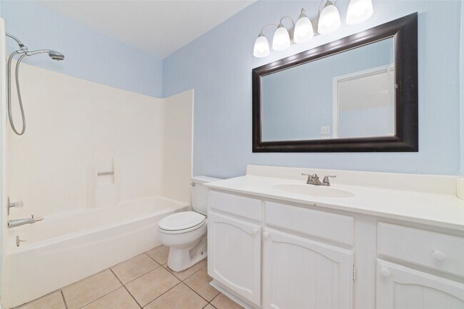 Building Photo - 17 April Point Dr N