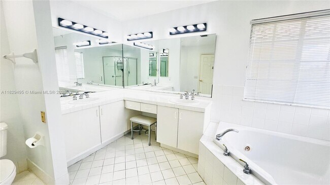 Building Photo - 14730 SW 132nd Ct