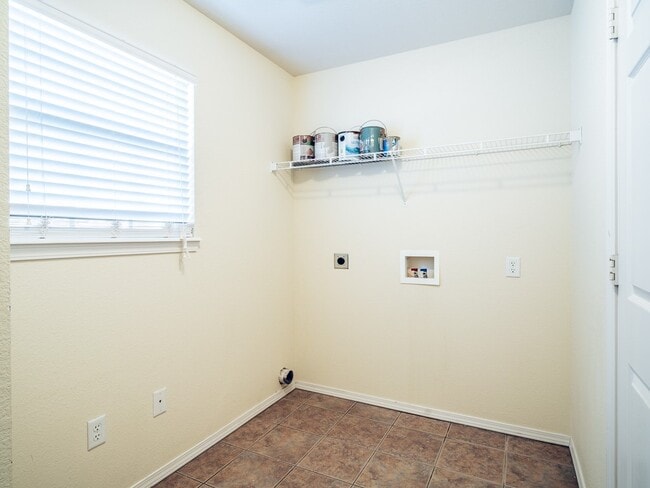 Building Photo - 440 Spicewood Trail