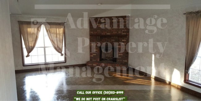 Building Photo - 2 Susan Ln