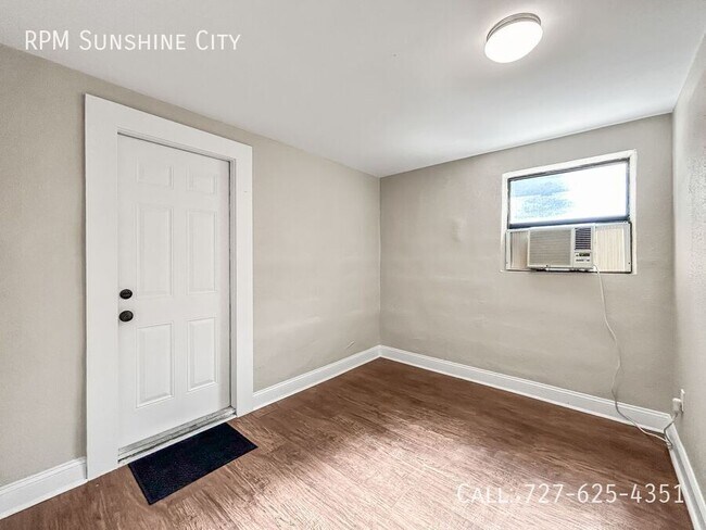 Building Photo - 1515 E 31st Ave