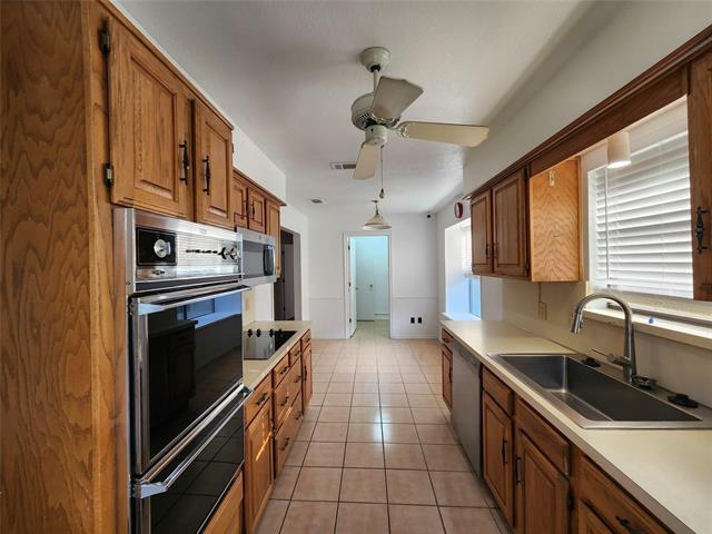 Building Photo - 1526 Silverleaf Dr