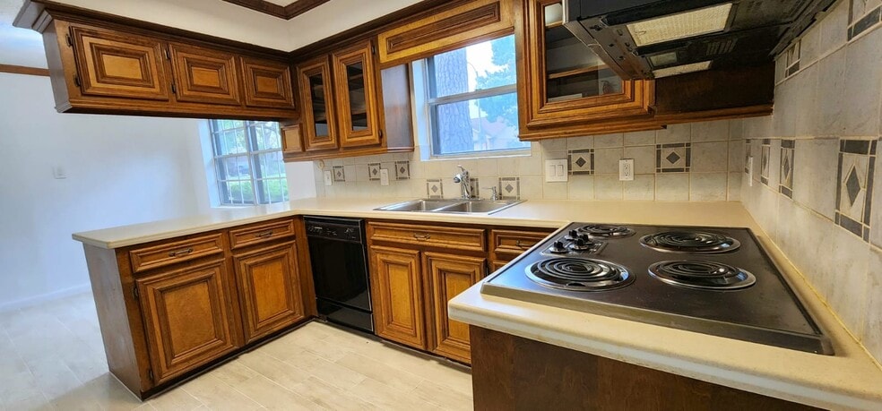 Building Photo - 5727 Arbor Vitae Dr