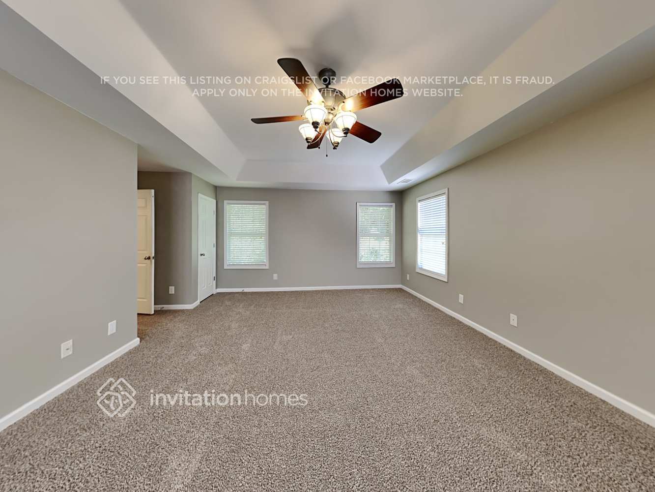 Building Photo - 8920 Watersedge Ct