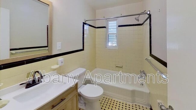 Building Photo - 31 Parkwood St