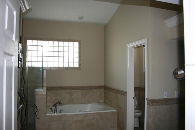 Building Photo - 3051 Zaharias Dr