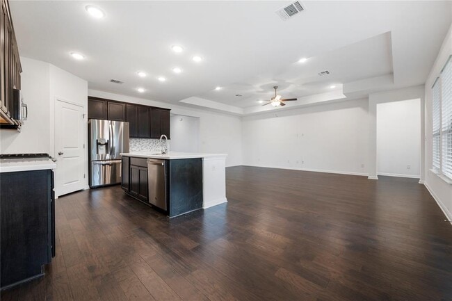 Building Photo - 5146 Veranda Ter