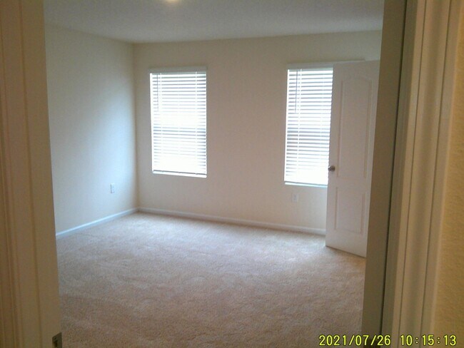 Building Photo - Baypointe Townhome Available!
