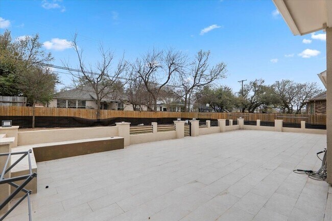 Building Photo - 9033 Rattlesnake Trail