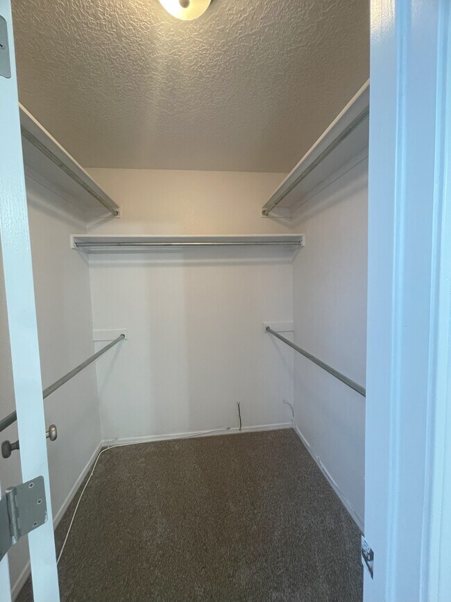Building Photo - 5555 Mansfield Pl NW