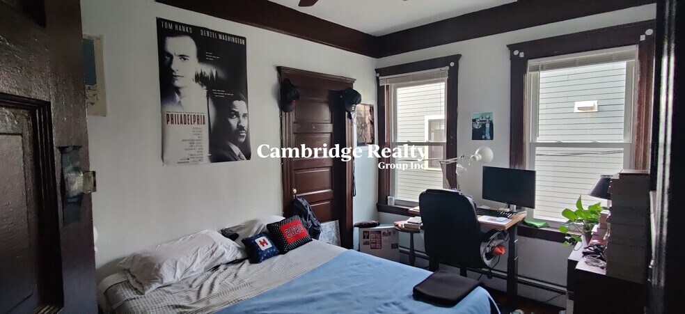 Building Photo - 118 Columbia St