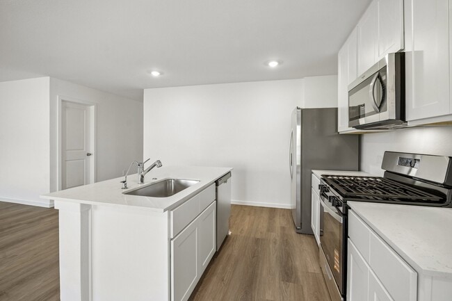 Building Photo - 11822 Serena's Song Dr