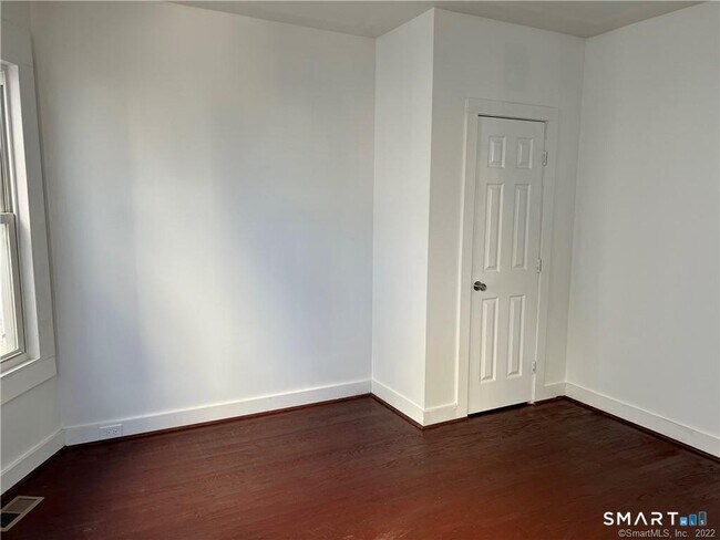 Building Photo - 265 Bunnell St