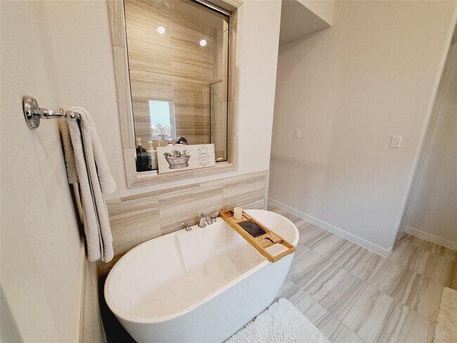 Building Photo - 4315 Hood Park Dr