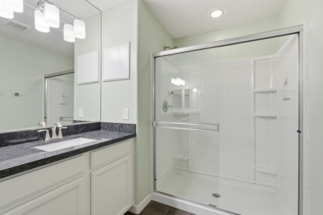 Building Photo - 1250 Abbey Ln