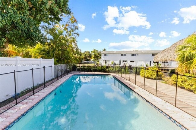 Building Photo - 2925 Coral Shores Dr