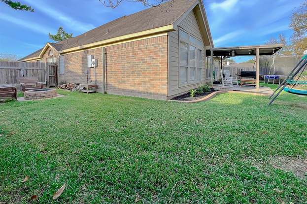 Building Photo - 1809 Village Ct Ln