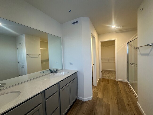 Building Photo - 5924 Hawkweed Dr