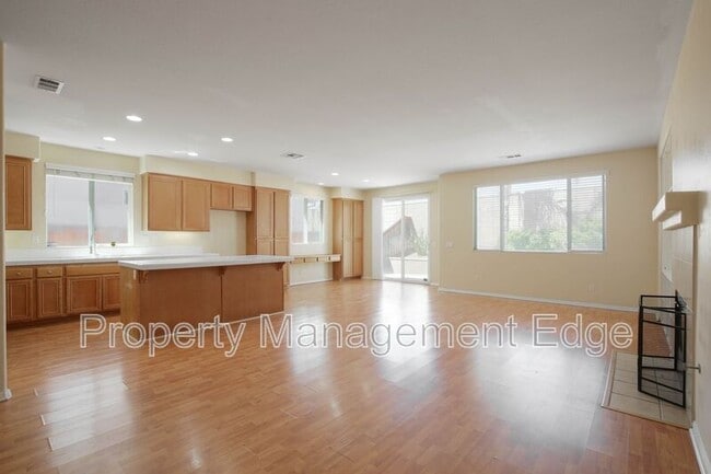 Building Photo - 1417 Veronica Tr