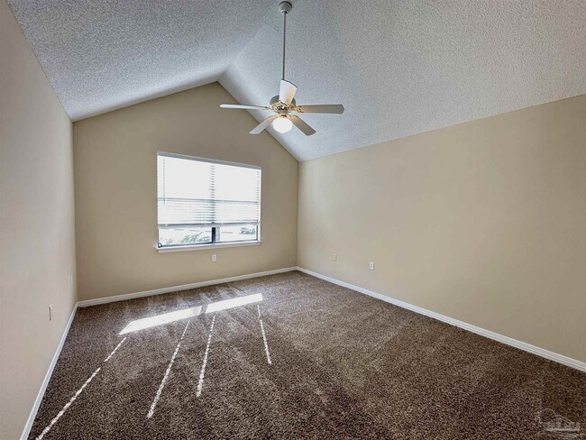 Building Photo - 4675 Calle Ladera