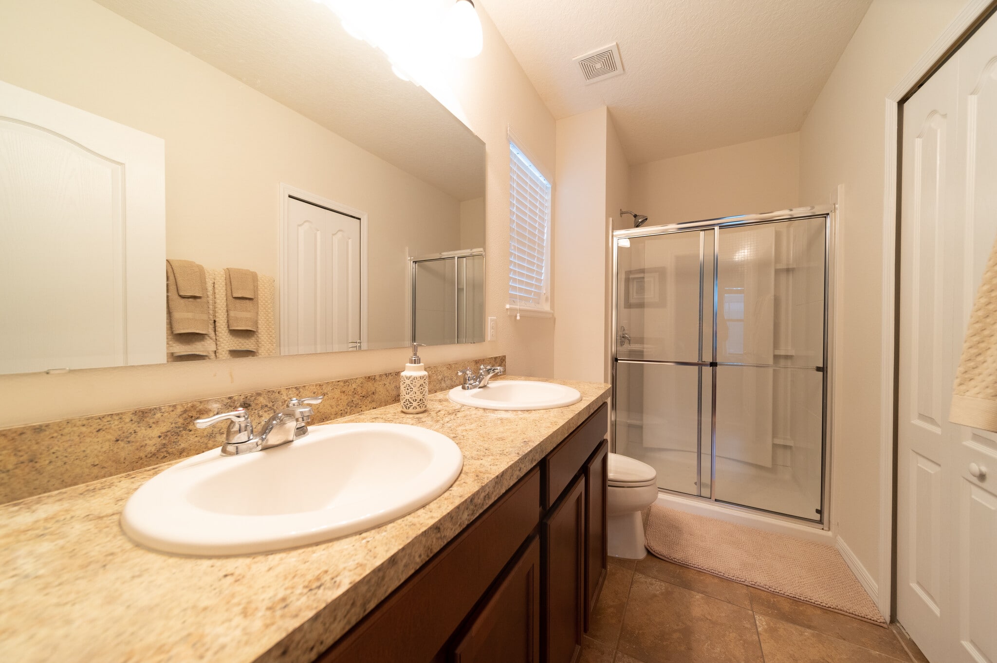 Building Photo - 1138 Cypress Pointe Blvd