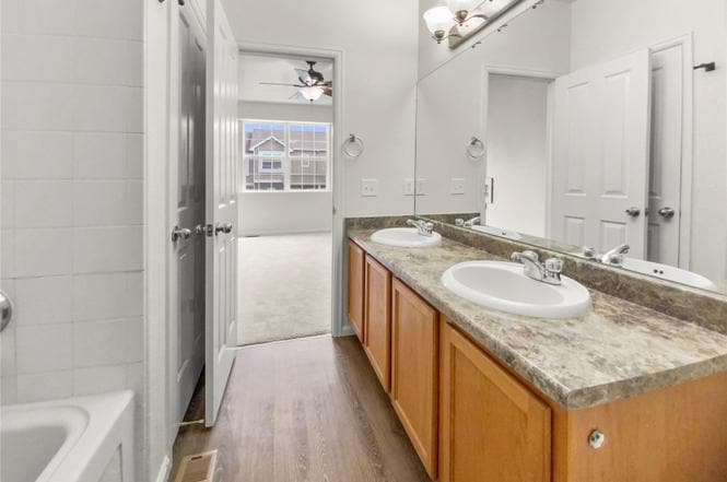 primary bathroom - 14700 E 104th Ave