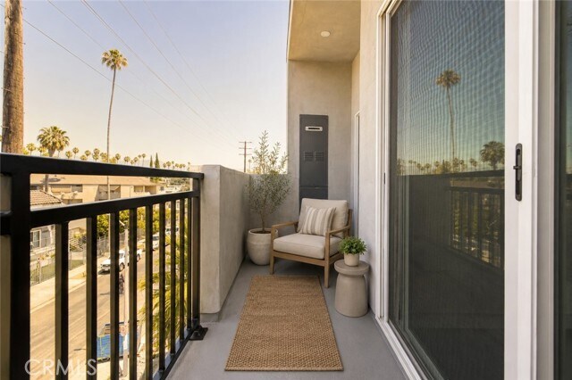 Building Photo - 14810 Delano St