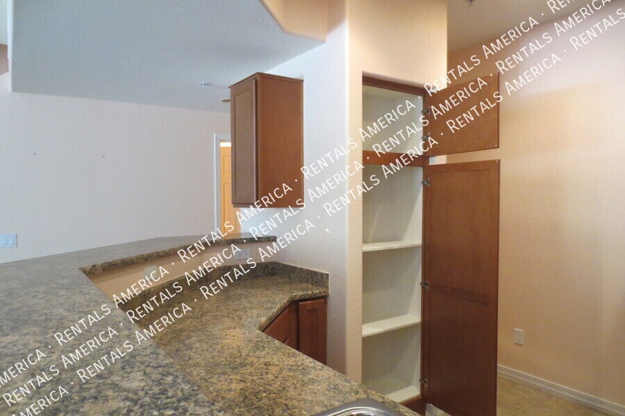 Building Photo - 16245 N 30th Pl