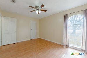 Building Photo - 211 W Mockingbird Ln