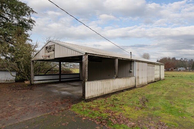 Building Photo - 51923 Columbia River Hwy