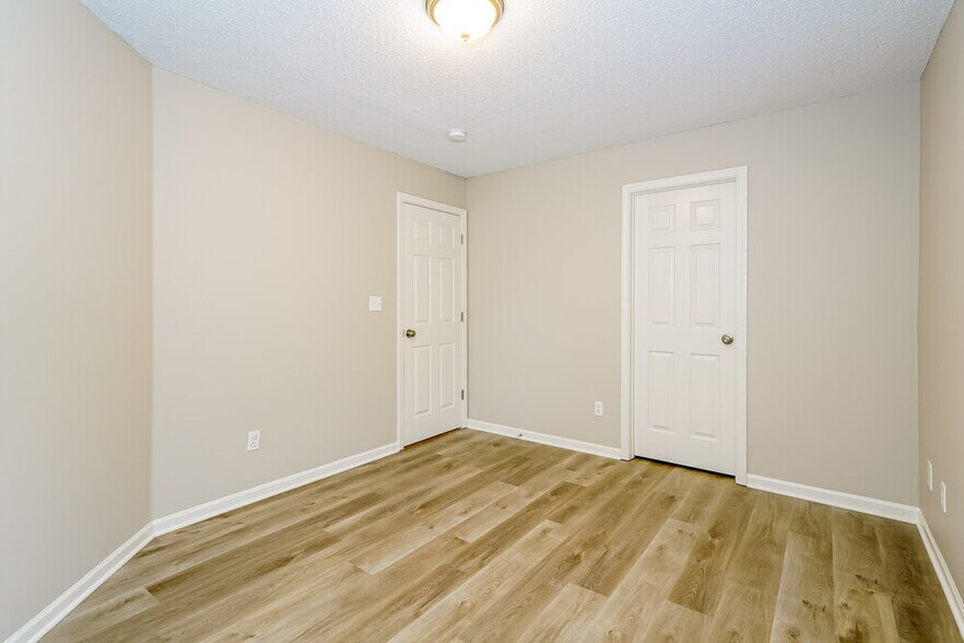 Building Photo - 9005 Lighthorse Dr