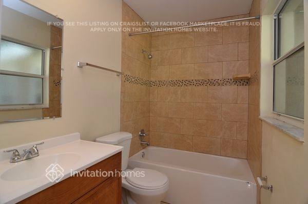 Building Photo - 6420 8th St Ct W