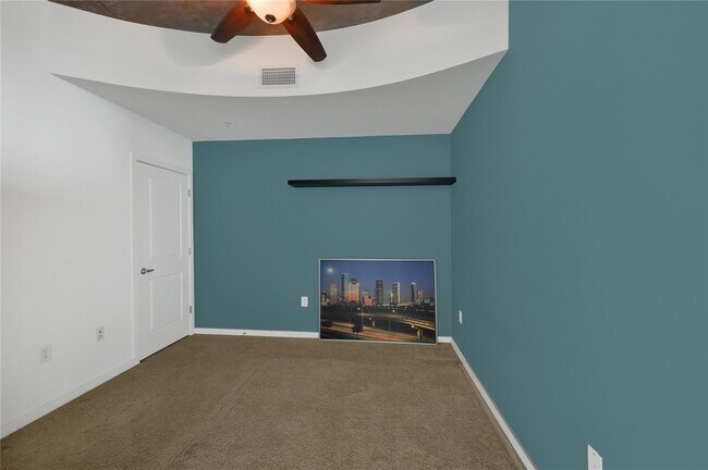 Building Photo - 5925 Almeda Rd