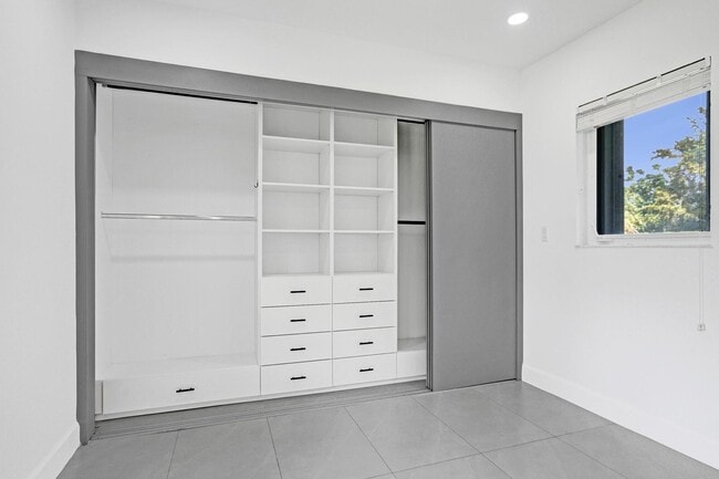 Building Photo - 6700 E Tropical Way