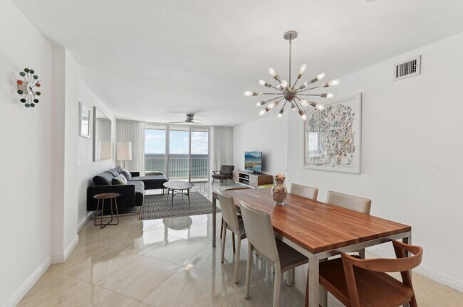 Building Photo - 3580 S Ocean Blvd