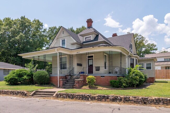 Primary Photo - 1417 Watts St