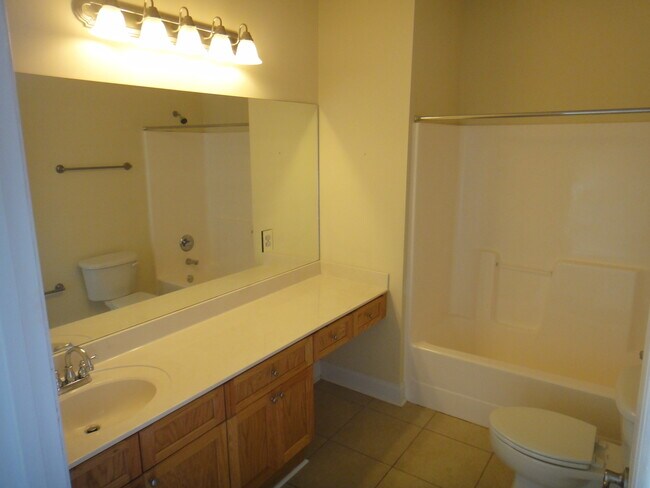 Building Photo - MillCreek Townhome Available in July!