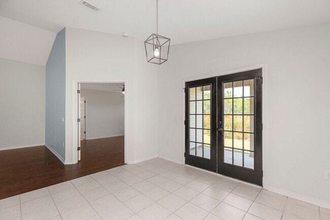 Building Photo - Available March 2nd