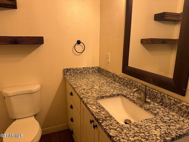 Building Photo - 129 S Apache Gold Lp