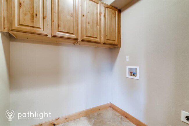 Building Photo - 5047 Georgetown Dr