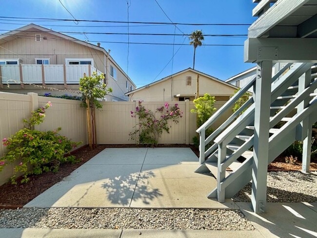 Building Photo - 136 Ventura Ave