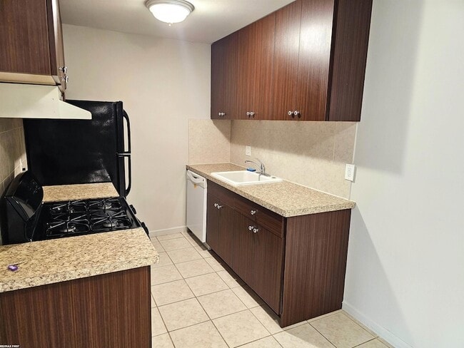 Building Photo - 38255 Fairway Ct