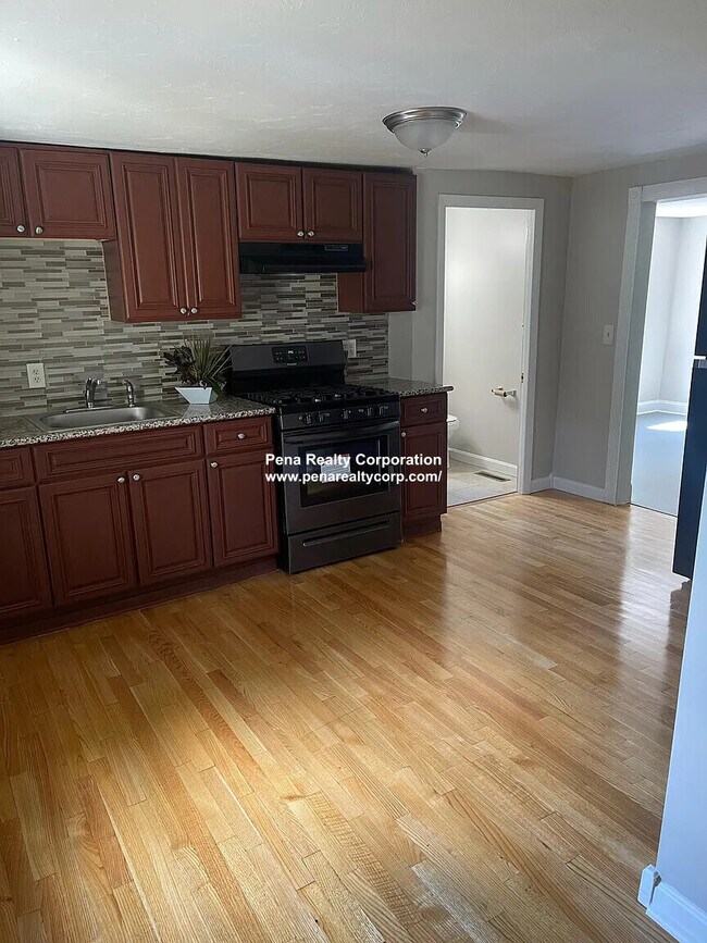 Building Photo - 130 South St