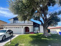 Building Photo - 4 Bedroom 2 Bathroom Home With A Pool! COM...